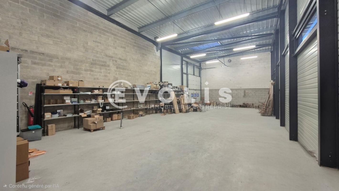 Light Industrial in Collégien for sale Interior Photo- Image 1 of 11