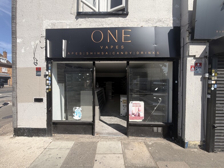 1-1B High St, Uxbridge to rent - Building Photo - Image 2 of 6