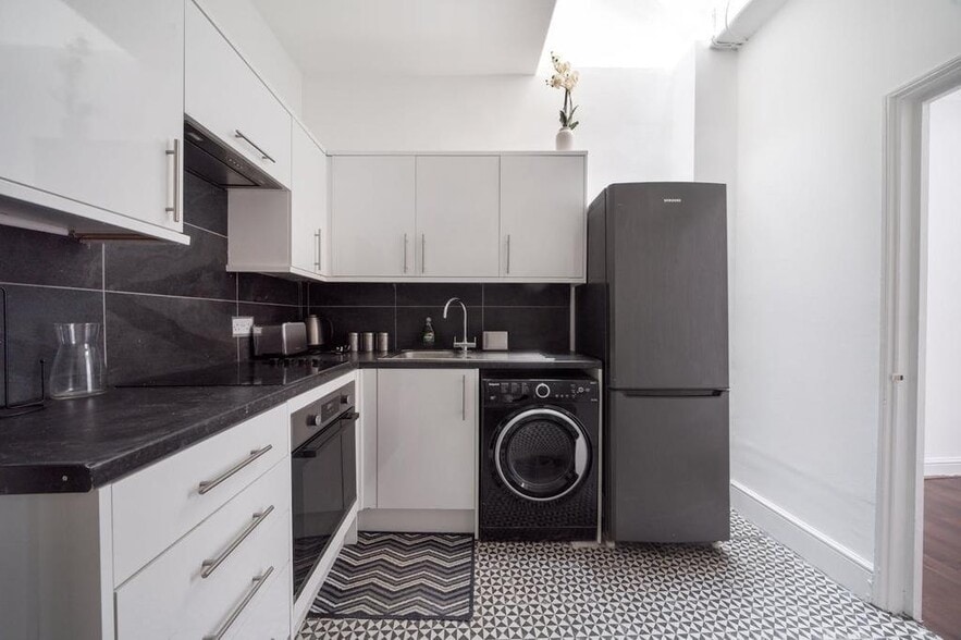 89-91 Goswell Rd, London to rent - Interior Photo - Image 3 of 14