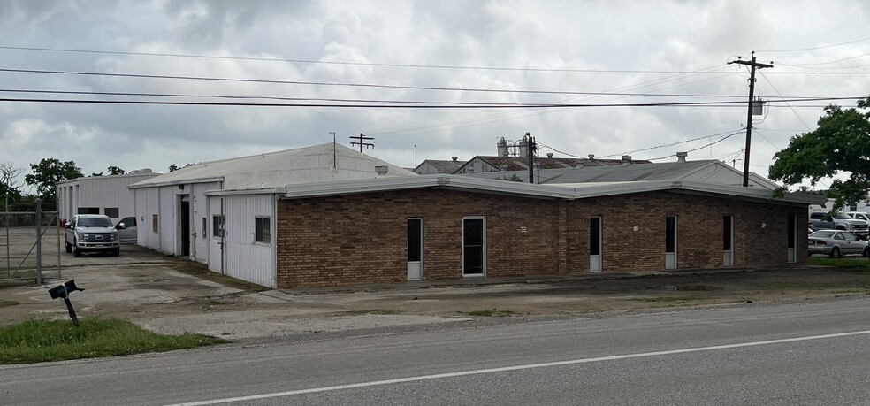 6406 SH 332 E, Freeport, TX for sale - Building Photo - Image 1 of 23