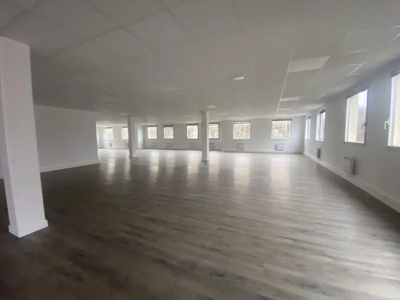 Office in Chevilly-Larue to rent - Interior Photo - Image 2 of 16