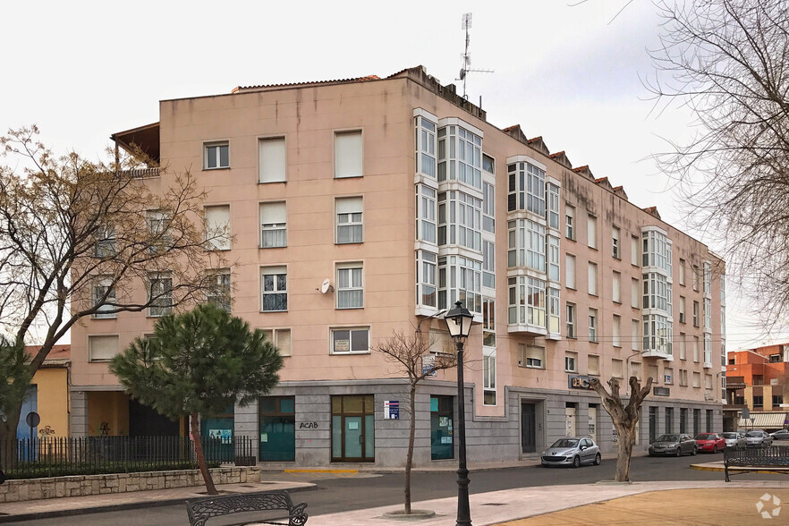 Avenida De La Estación, 8, Torrijos, Toledo for rent - Building Photo - Image 1 of 2