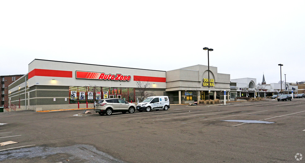 501-621 W Broadway Ave, Minneapolis, MN for rent - Primary Photo - Image 1 of 18