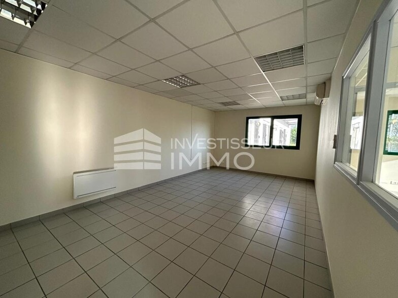 Office in Mitry Mory to rent - Interior Photo - Image 3 of 10