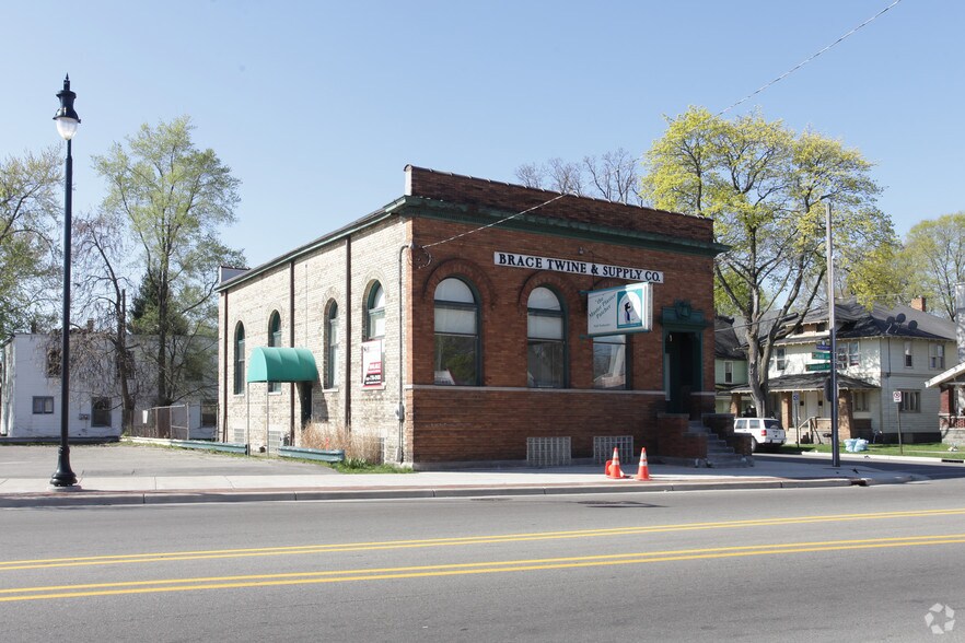 336 Hall St SE, Grand Rapids, MI for sale - Primary Photo - Image 1 of 2