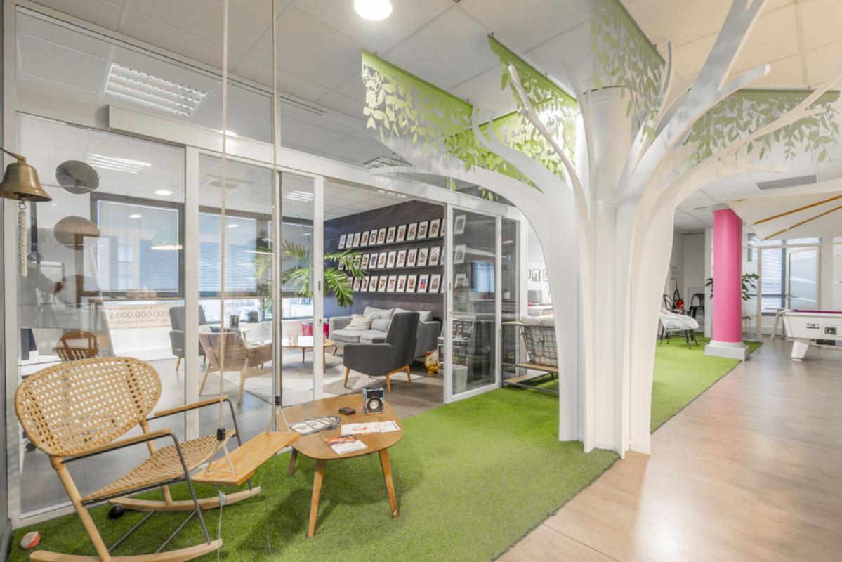 Office in Versailles for sale Interior Photo- Image 1 of 35
