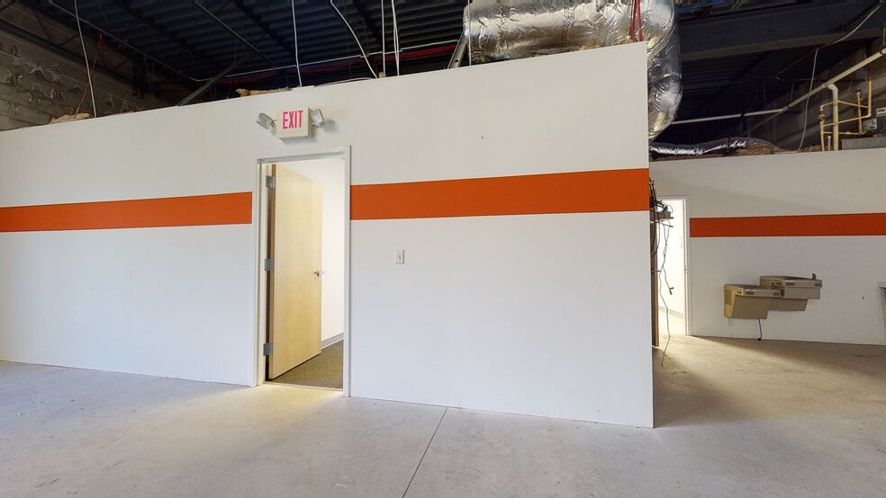 16001-16071 Continental Blvd, Colonial Heights, VA to rent - Matterport 3D Scan - Image 2 of 12