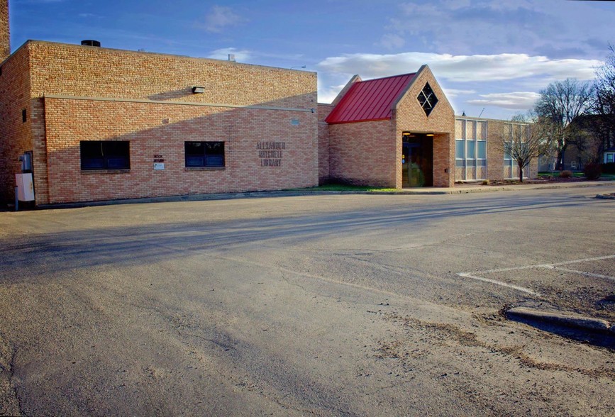 503 S Kline St, Aberdeen, SD for sale - Primary Photo - Image 1 of 1