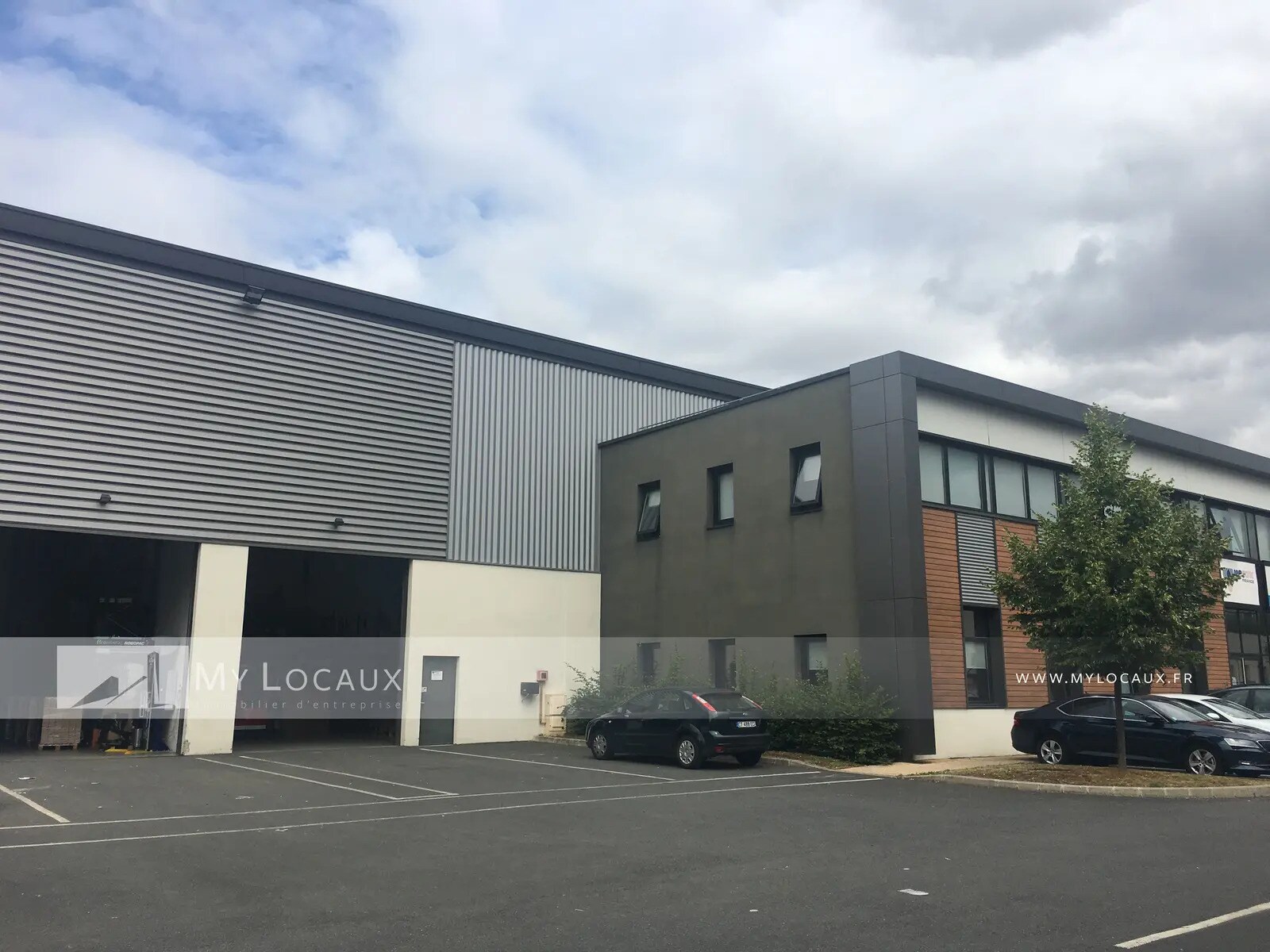 Industrial in Villeneuve-la-Garenne to rent Building Photo- Image 1 of 10