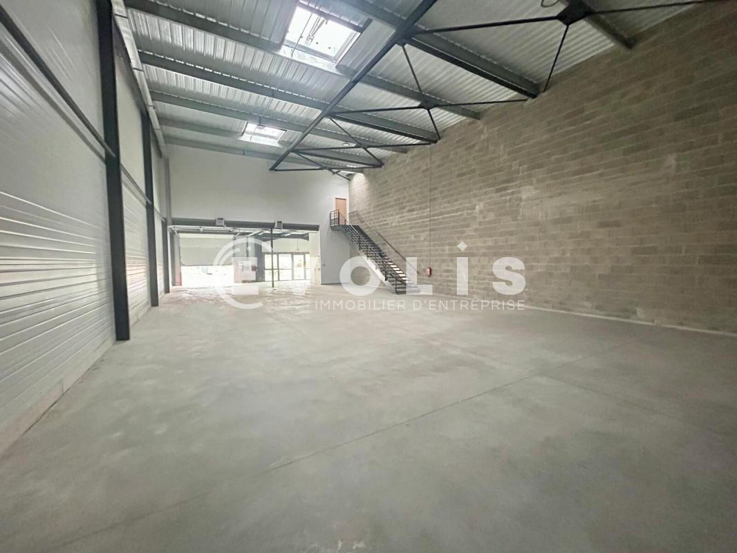 Light Industrial in Avrainville to rent Interior Photo- Image 1 of 7