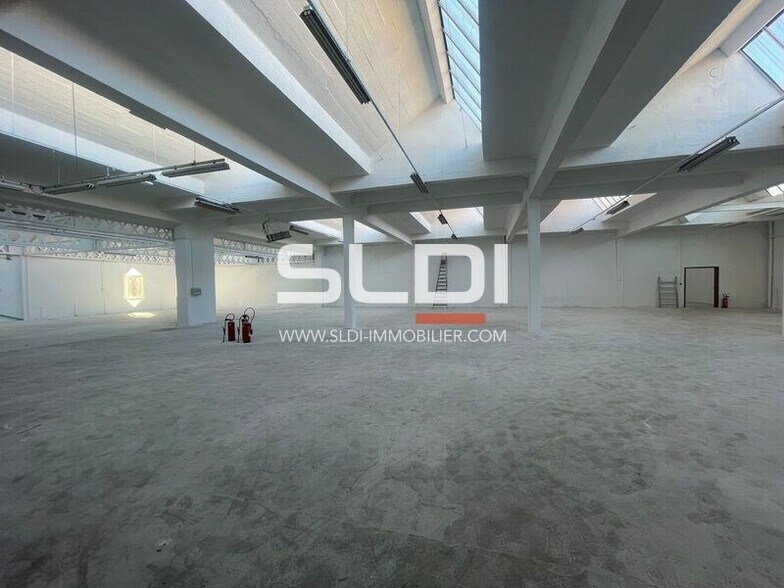Light Industrial in Villeurbanne to rent - Interior Photo - Image 2 of 6