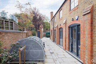 23 Waldegrave Rd, Teddington to rent Building Photo- Image 2 of 2