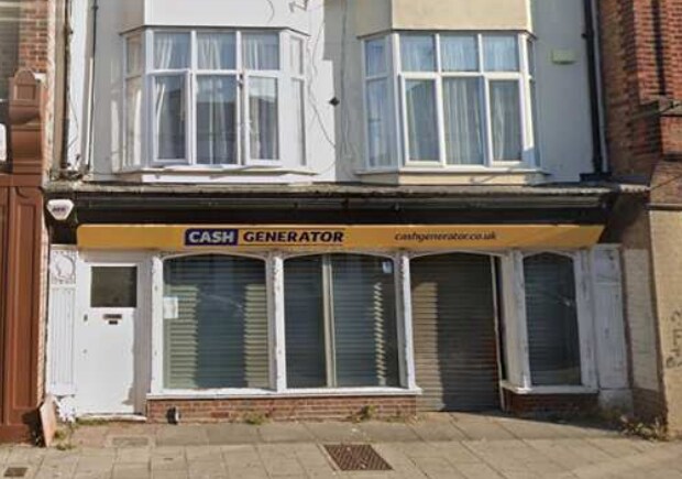 25 High St, Clacton On Sea to rent Building Photo- Image 1 of 2