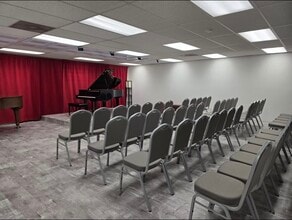 16615 Redmond Way, Redmond, WA to rent Interior Photo- Image 2 of 6