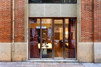Retail in Barcelona, Barcelona to rent Interior Photo- Image 2 of 22