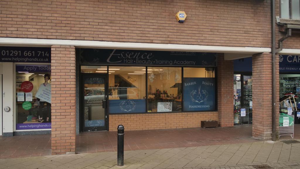 Newport Rd, Caldicot to rent Building Photo- Image 1 of 12