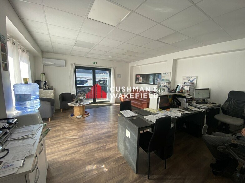 5 Rue Gaspard-Gustave Coriolis, Plaisance-du-Touch to rent - Interior Photo - Image 2 of 3