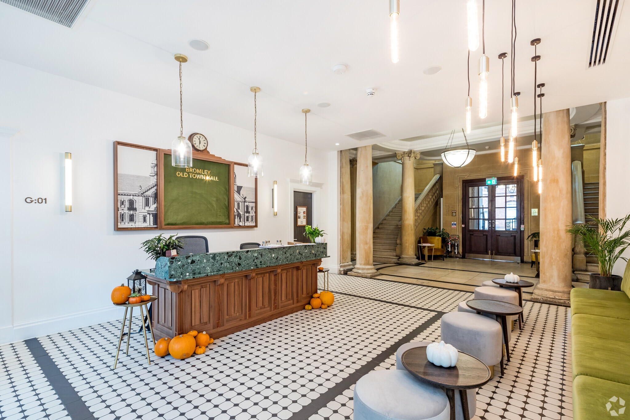 30 Tweedy Rd, Bromley to rent Lobby- Image 1 of 3