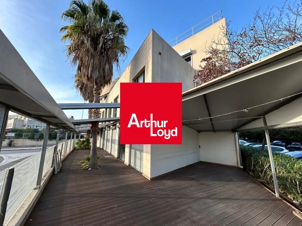 Retail in Marseille to rent Lobby- Image 1 of 9