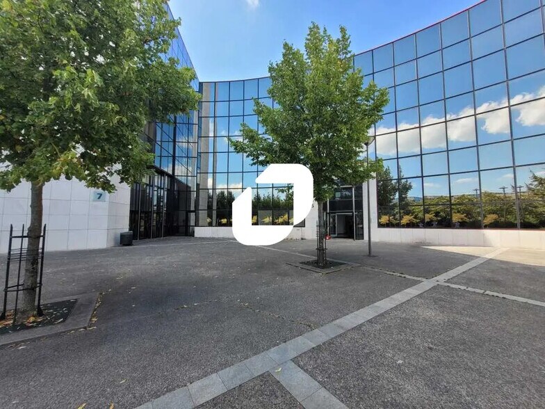 Office in Évry-Courcouronnes to rent - Building Photo - Image 3 of 4