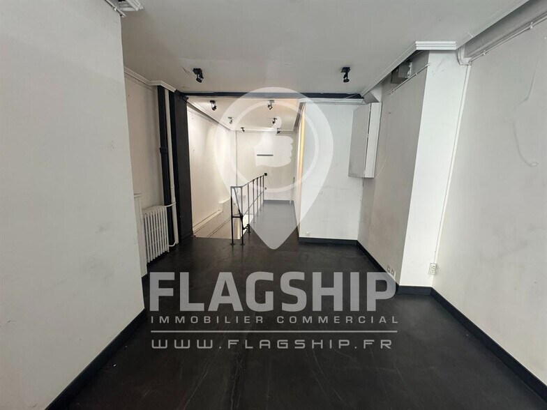 Retail in Paris to rent - Interior Photo - Image 2 of 9