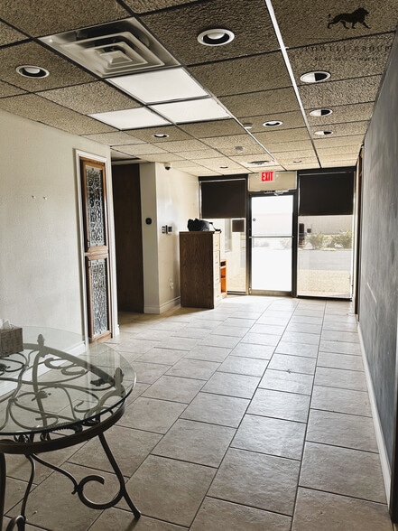 5929 50th St, Lubbock, TX to rent - Interior Photo - Image 3 of 34