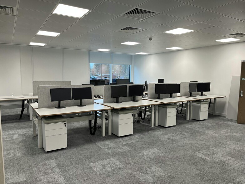 22-25 Milton Rd, Cambridge to rent - Building Photo - Image 2 of 13