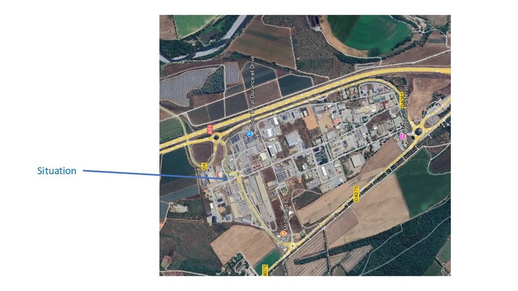 Location Commerce 800 m² - Photo 1