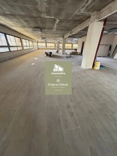 Office in Aubagne to rent Interior Photo- Image 1 of 4