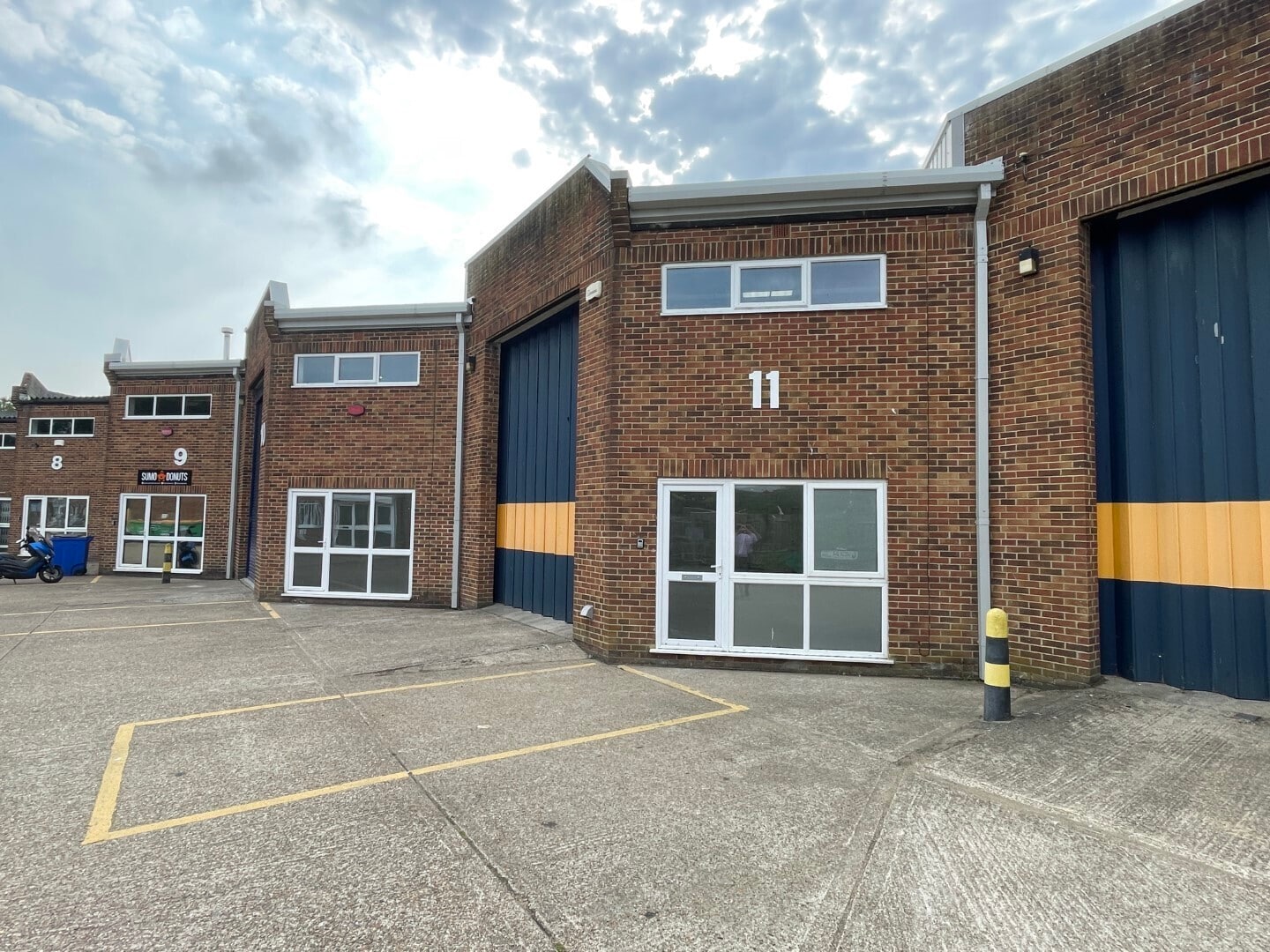 Kennington Rd, Ashford to rent Building Photo- Image 1 of 11