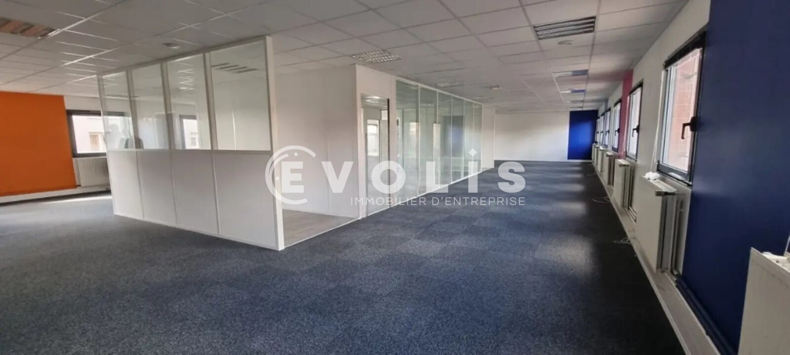 Office in Torcy to rent Interior Photo- Image 1 of 9