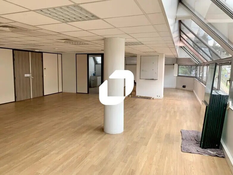 Office in Sèvres to rent - Interior Photo - Image 2 of 7