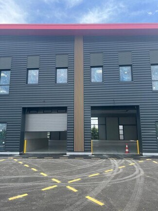 More details for 2 Avenue Denis Diderot, Élancourt - Office, Light Industrial to Rent