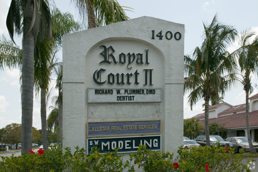 1400 Royal Palm Square Blvd, Fort Myers, FL for rent - Building Photo - Image 2 of 35