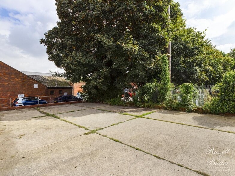 Market Hl, Buckingham to rent - Building Photo - Image 3 of 3