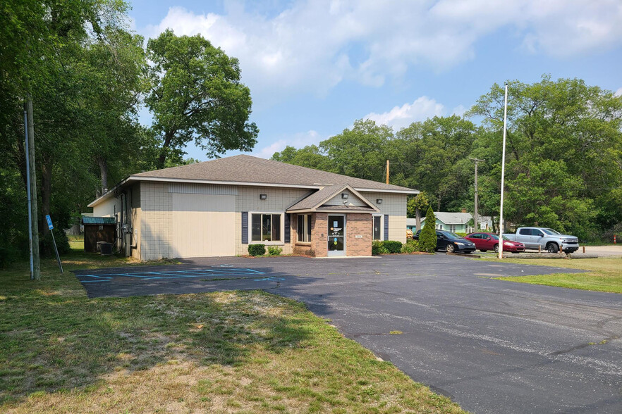 1214 E Broadway Ave, Muskegon, MI for sale - Building Photo - Image 1 of 1