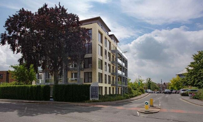 More details for 9 Pembroke Rd, Sevenoaks - Office, Retail to Rent