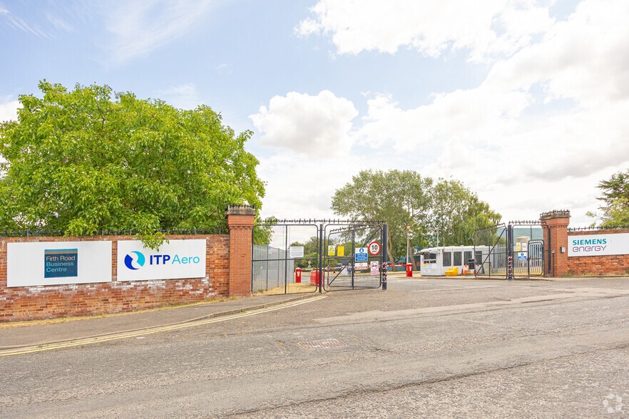 Firth Rd, Lincoln to rent - Building Photo - Image 2 of 4