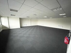 Industrial in Gonesse to rent Interior Photo- Image 2 of 5