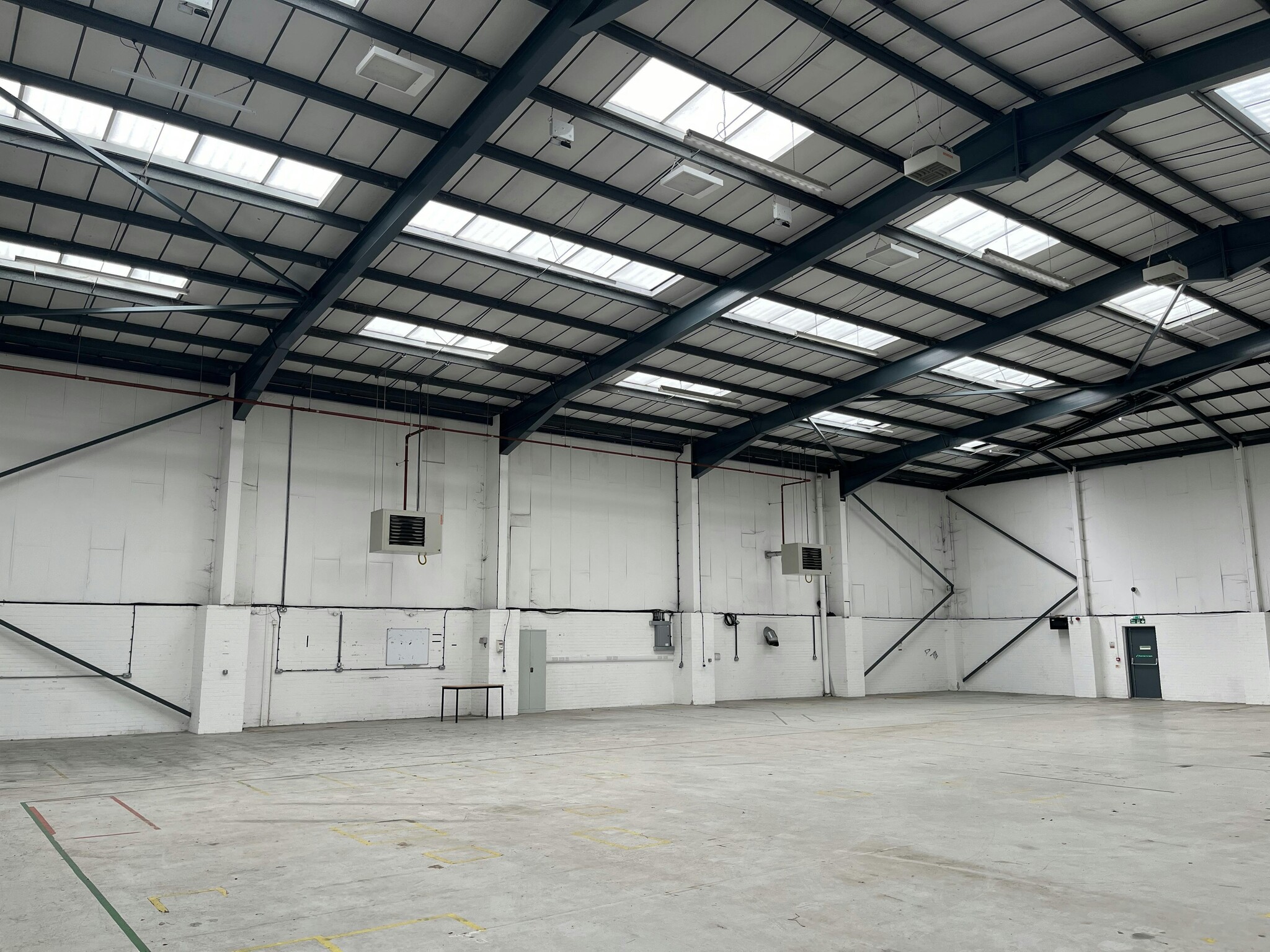 Old Brighton Rd, Lowfield Heath to rent Building Photo- Image 1 of 4