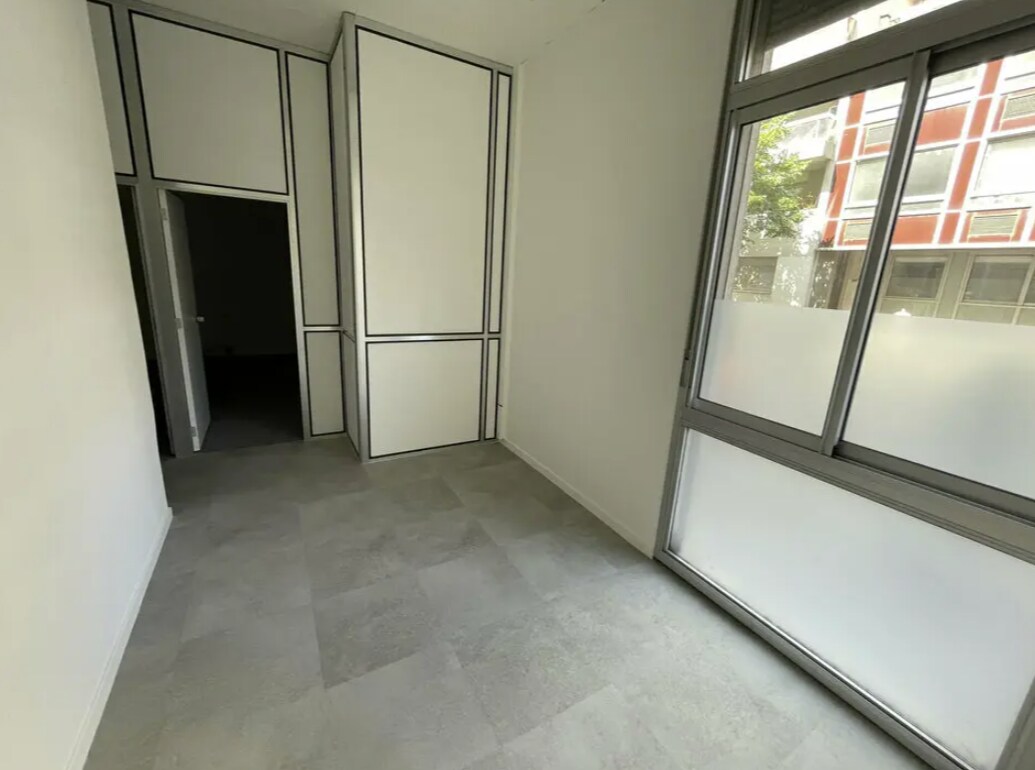 Lyon, RHO 69007 -  -  - Interior Photo - Image 1 of 4