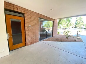 7550 N 19th Ave, Phoenix, AZ for rent Building Photo- Image 2 of 17