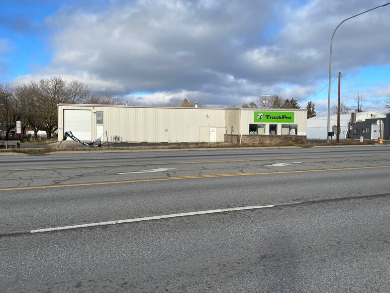 7321-7323 E Trent Ave, Spokane, WA for rent - Building Photo - Image 1 of 1