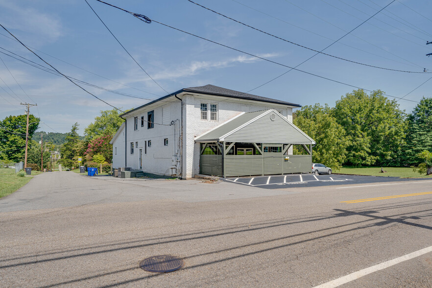 4301 Washington Pike, Knoxville, TN for sale - Building Photo - Image 1 of 47