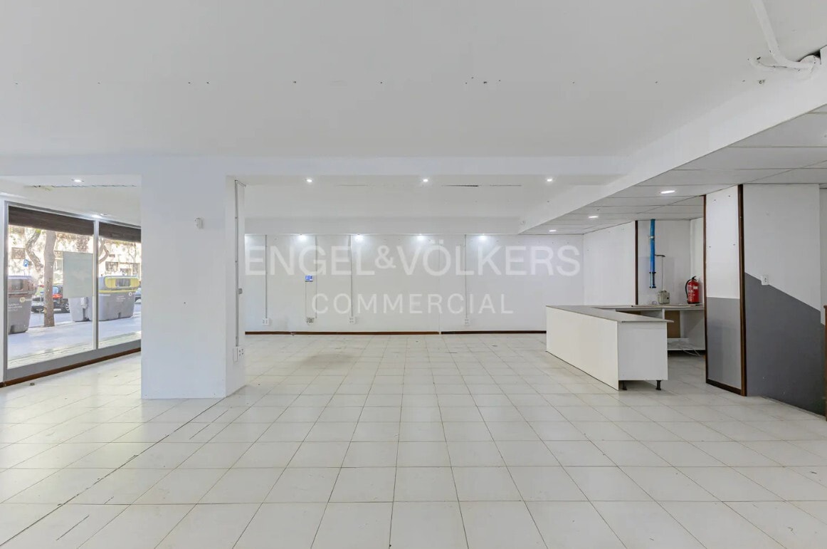 Barcelona, BAR 08004 - Unit 1 -  - Interior Photo - Image 1 of 5