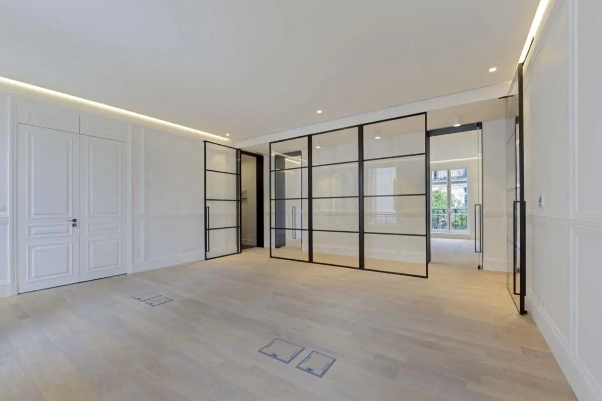14 Avenue Franklin D. Roosevelt, Paris to rent Interior Photo- Image 1 of 5
