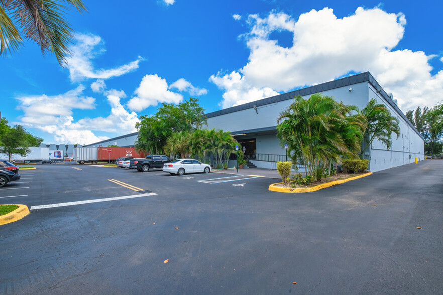 1400 NW 159th St, Miami Gardens, FL for sale - Primary Photo - Image 1 of 1