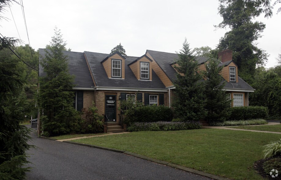 75 N Haddon Ave, Haddonfield 08033 UK