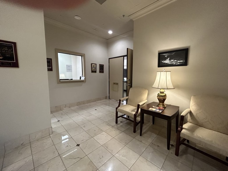 520 S 4th St, Las Vegas, NV to rent - Interior Photo - Image 2 of 18