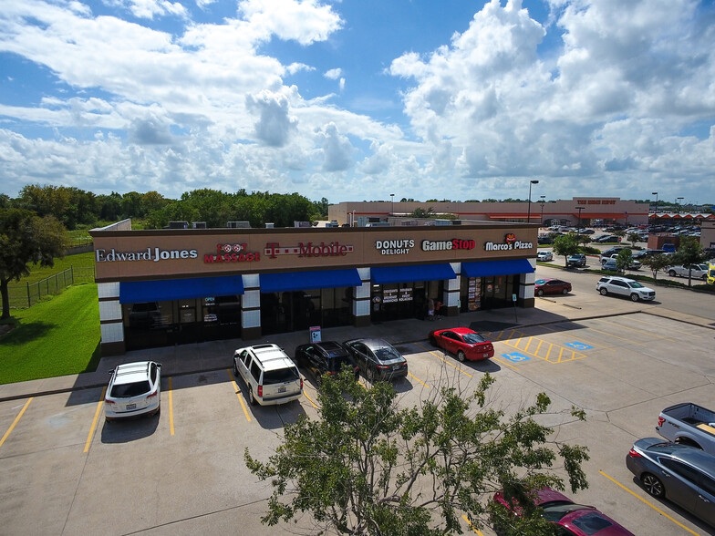 1510 Broadway St, Pearland, TX for rent - Building Photo - Image 2 of 6